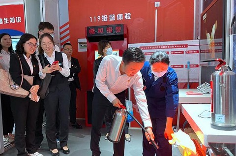 合肥鬧市這個(gè)集裝箱消防體驗(yàn)館火了！
